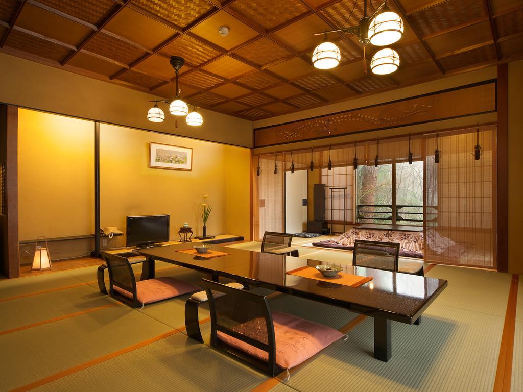 Musashino Bekkan Hakone Rum bild
