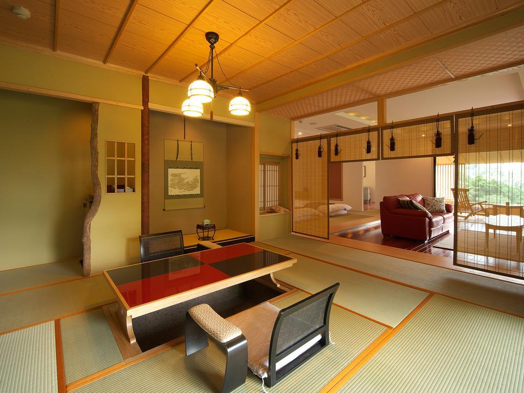Musashino Bekkan Hakone Rum bild